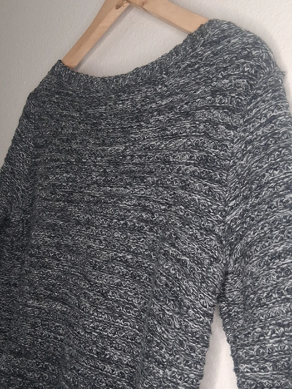 Athleta Extra Fine Merino Wool Long Sleeve Sweater Chunky Knit Grey Pockets Sz S